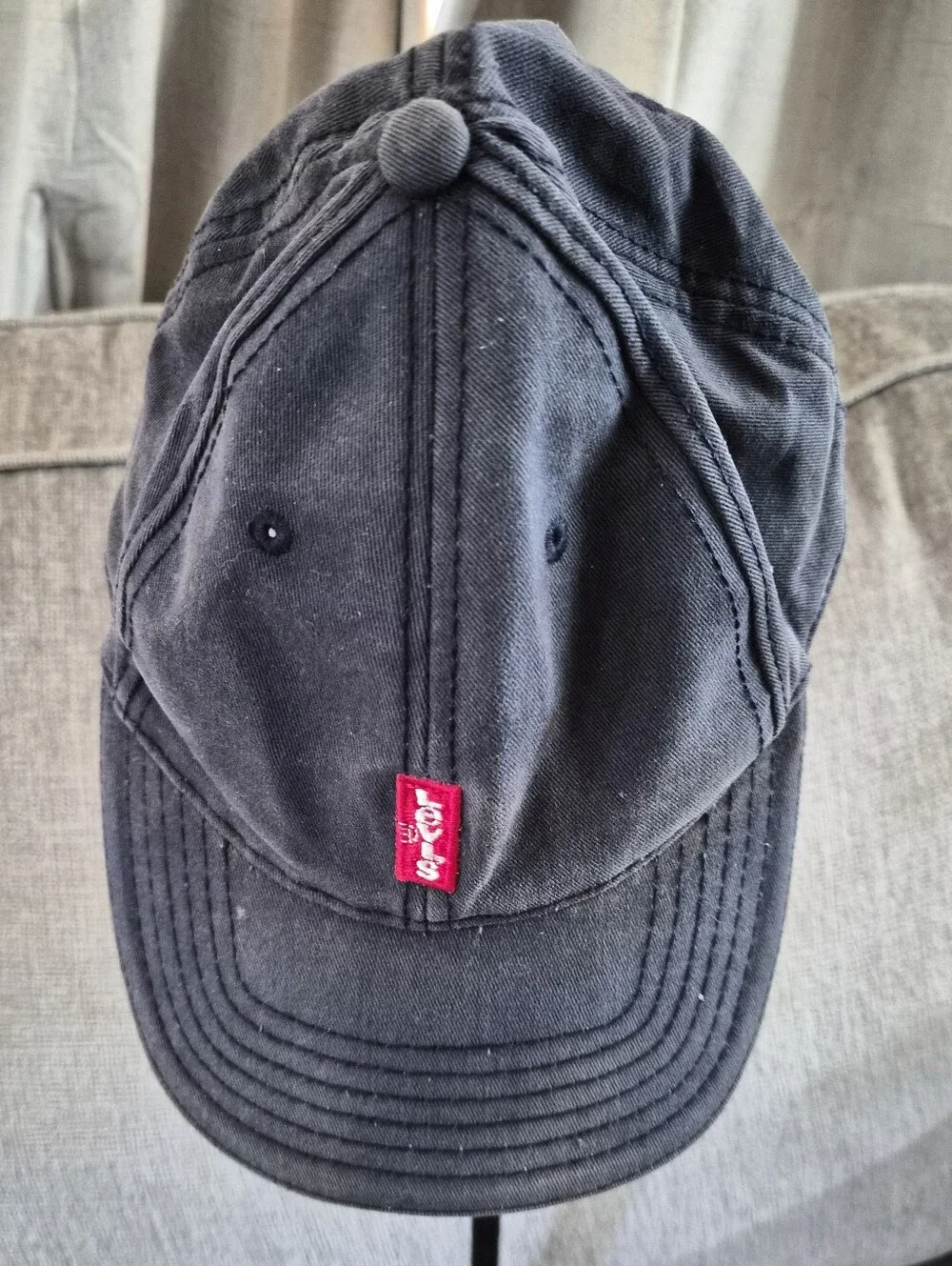 Levi's Classic Twill Baseball Hat featuring a red embroidered baseball Cap Hat